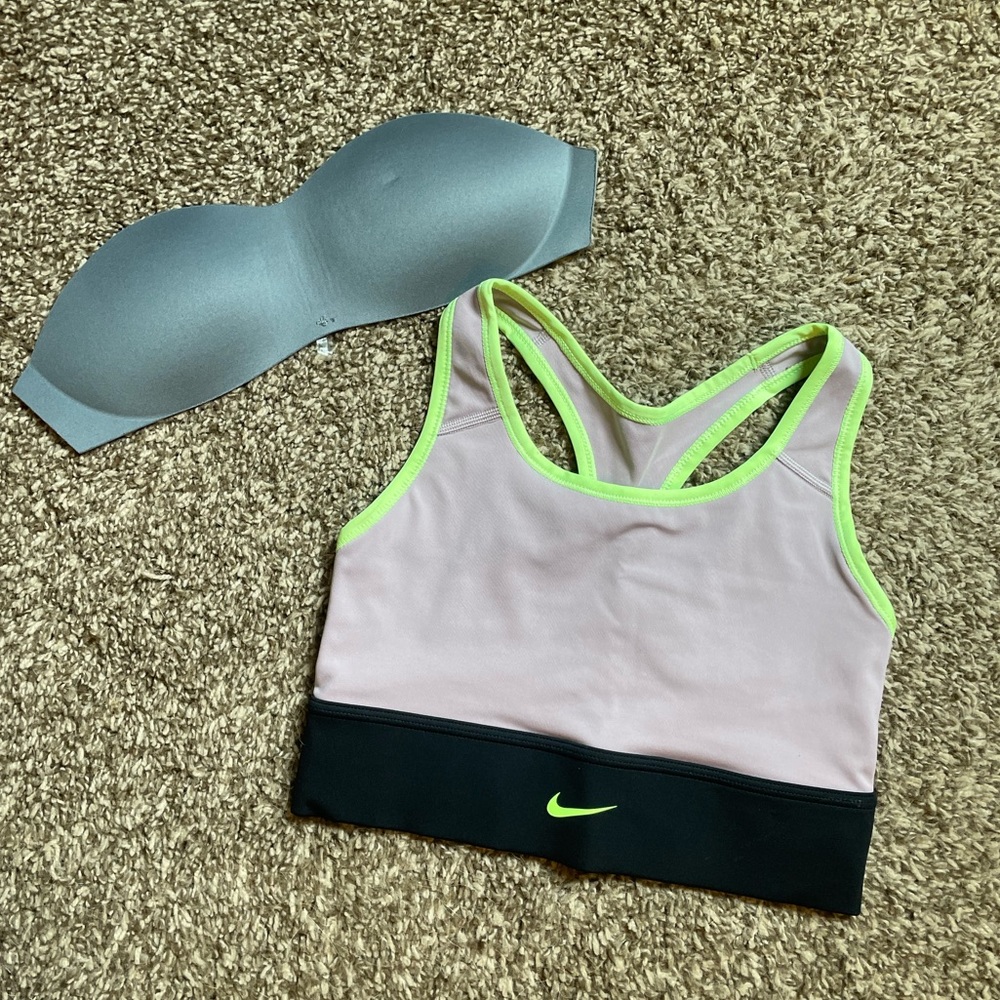 Nike Swoosh Sports Bra